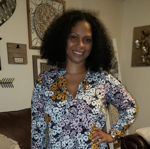 Meet your Posher, Dawn - Picture 2 of 4